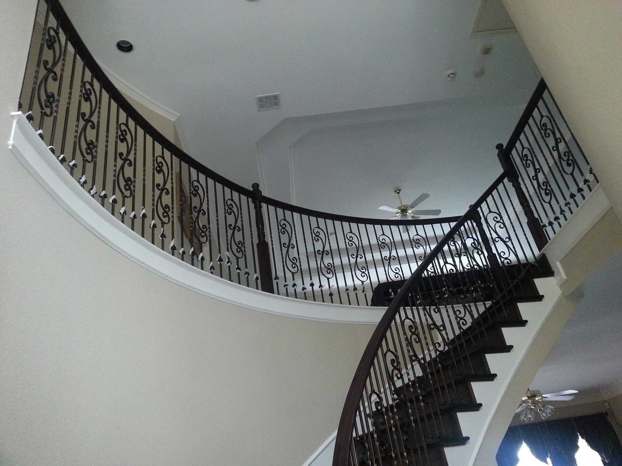 Skinny Scroll Iron Baluster image 2